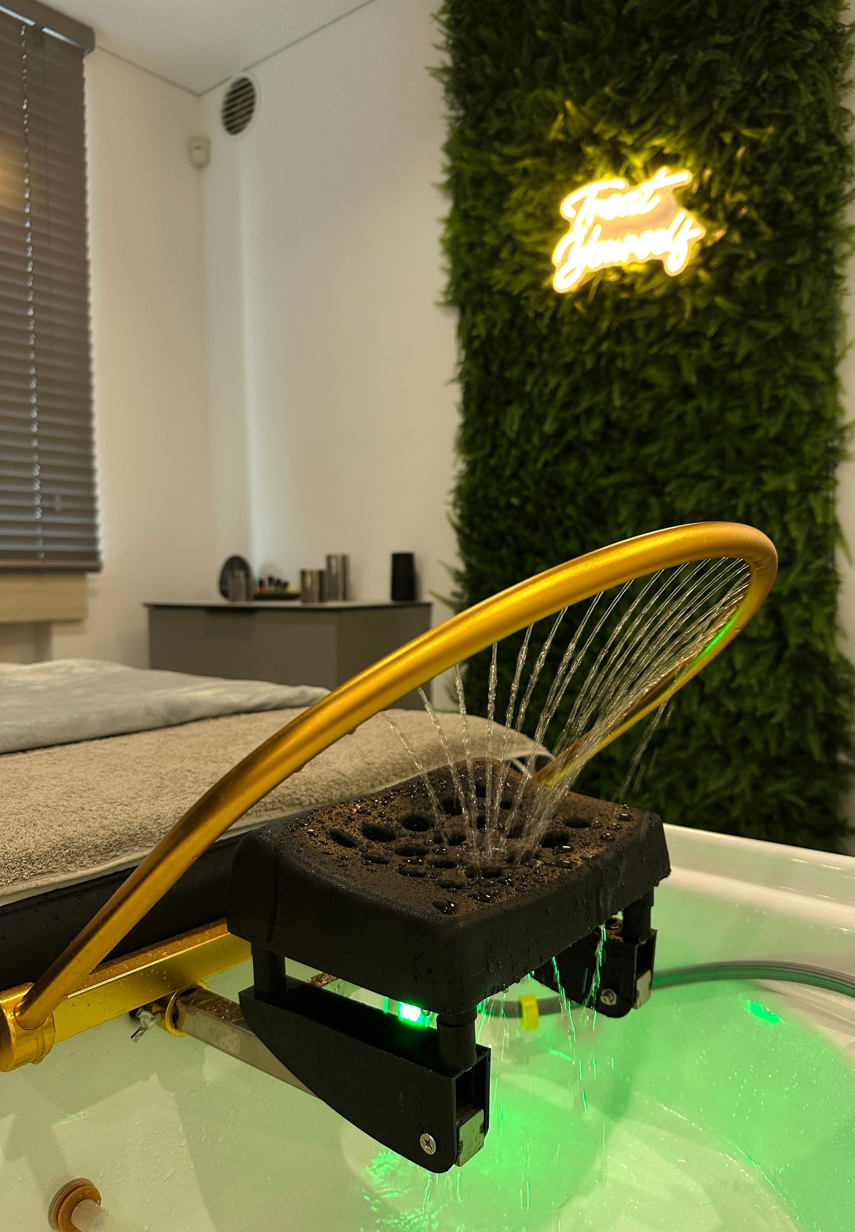 Nere Head Spa Kontaktai